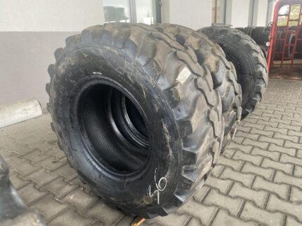 Opona przemysłowa  DUNLOP SPT   Bieżnika