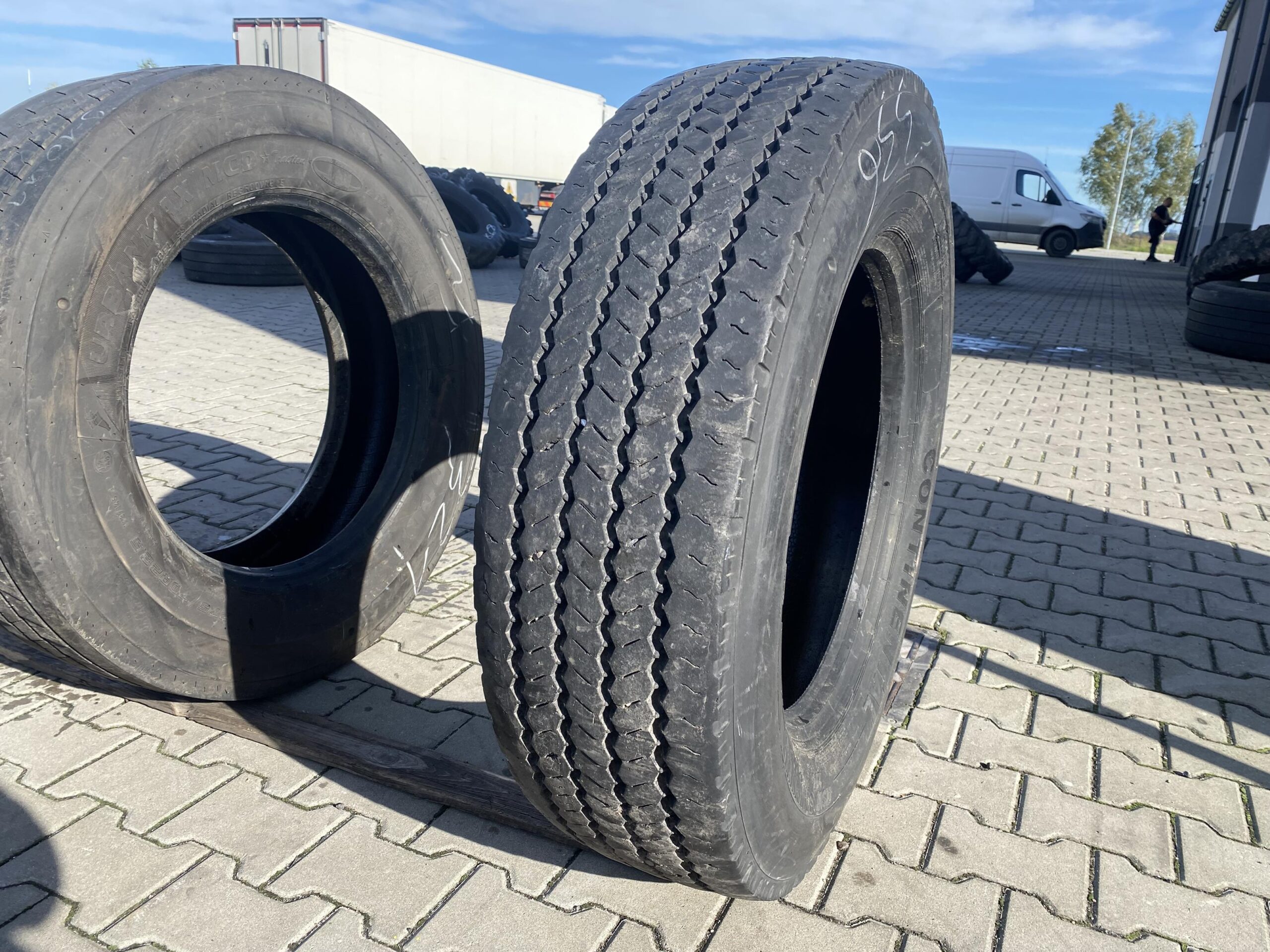 275/70R22.5 CONTINENTAL HSW SCANDINAVIA / 10mm CONTINENTAL HSW SCANDINAVIA