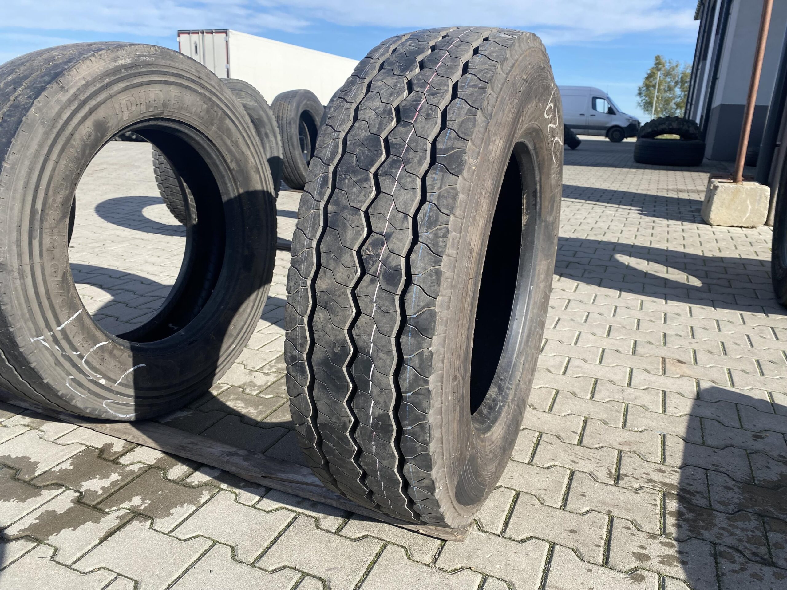 275/70R22.5 BRIDGESTONE R192 / 100% BIEŻNIKA BRIDGESTONE BIEŻNIKA