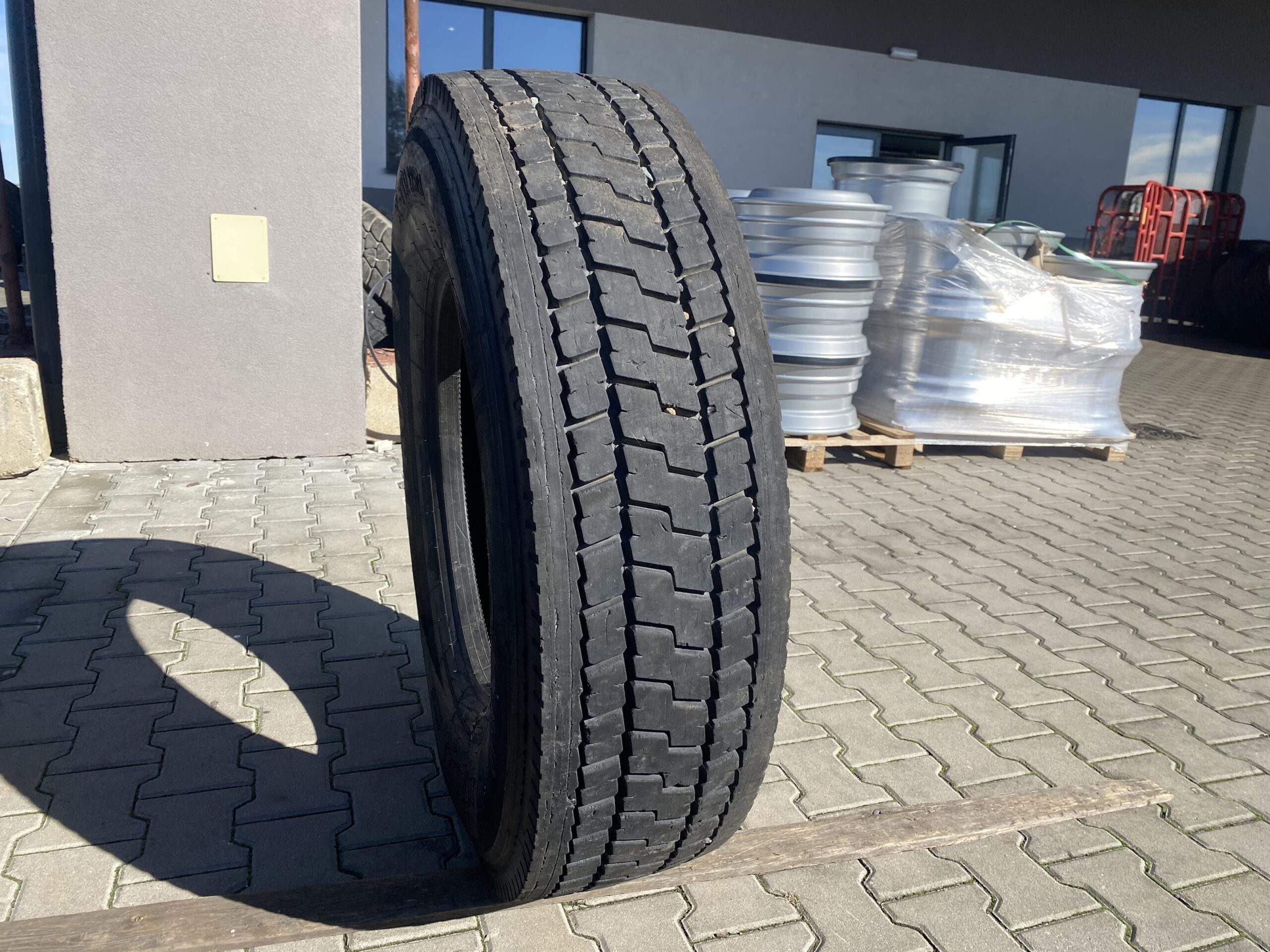 315/80R22.5 SYRON K-TIR 225 D4 / 12-14mm SYRON KTI D