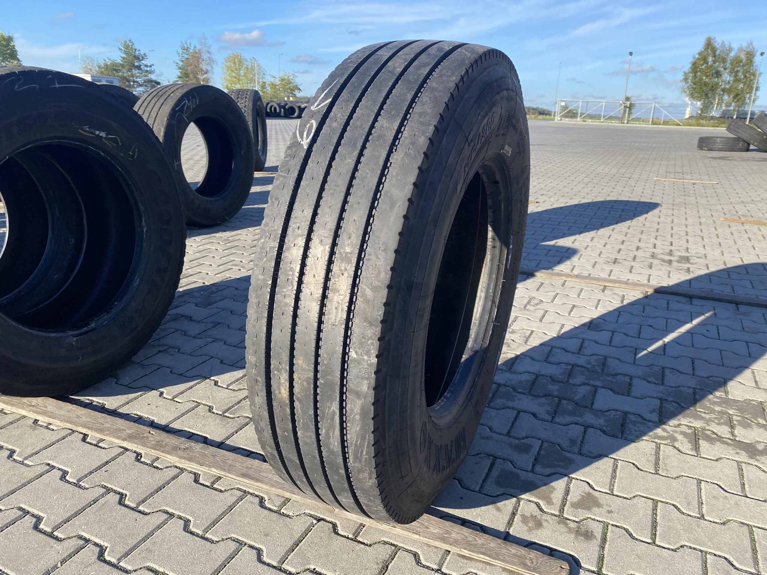 295/80R22.5 MAXX MF4200 / 9-10mm MAXX MF