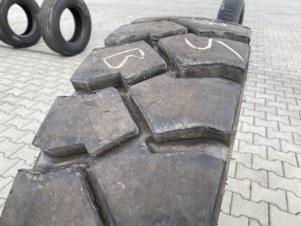 Opona do wózków widłowych  IND BKT WIDE WALL POWETRAX HP