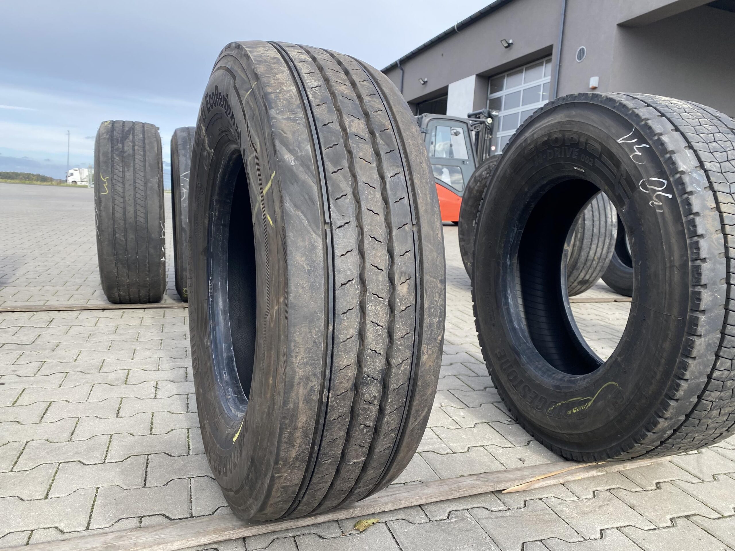 315/70R22.5 CONTINENTAL ECOREGIONAL HS3+ / 10-11mm CONTINENTAL ECOREGIONAL HS