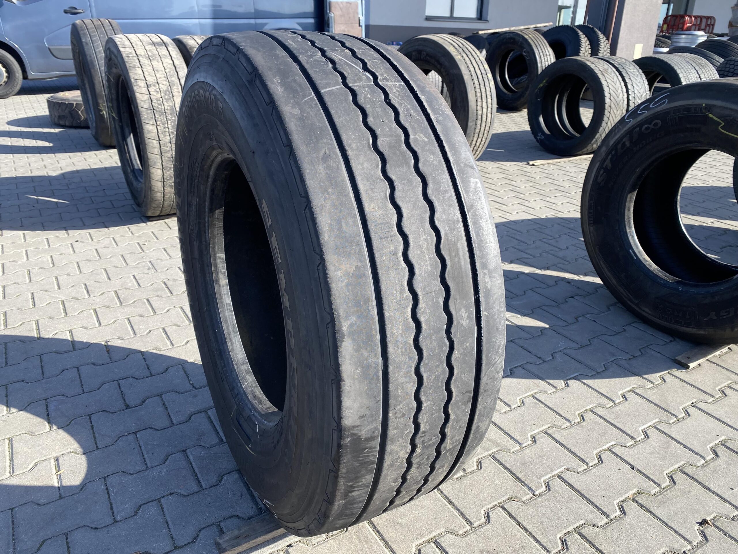 385/65R22.5 SEMPERIT RUNNER T2 / 7mm SEMPERIT RUNNET