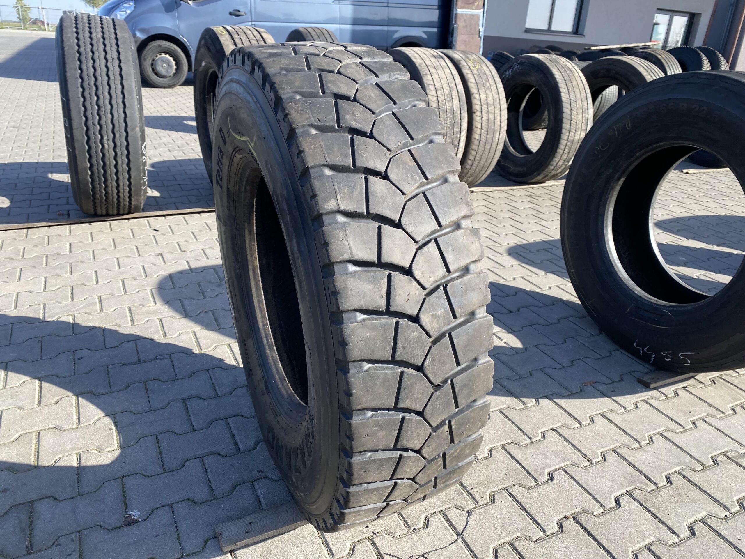 315/80R22.5 TRAZANO TERRA D22 / 13mm TRAZANO TERRA D