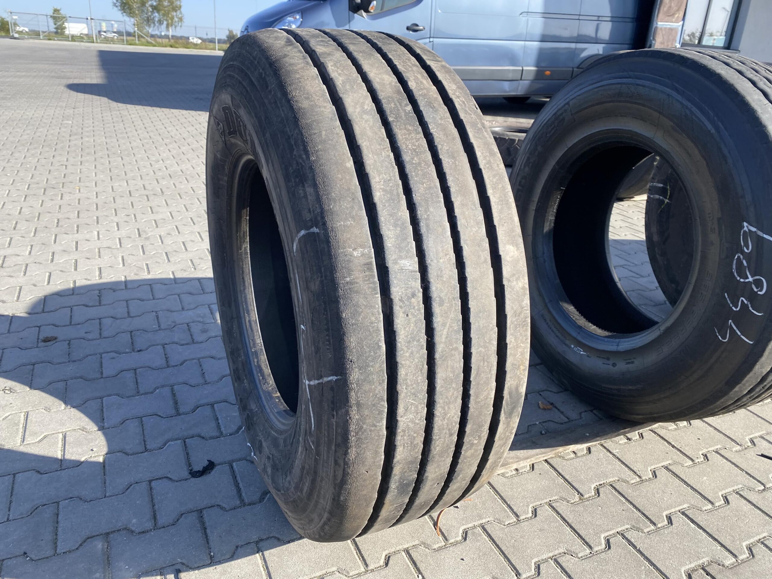 385/65R22.5 DUNLOP SP244 / 13-15mm DUNLOP SP