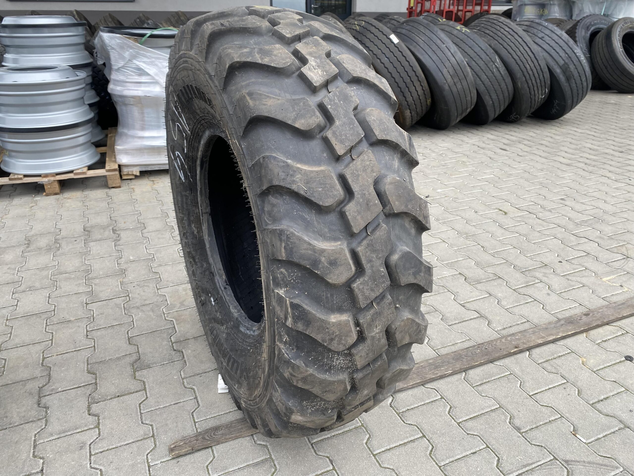 Opona przemysłowa 365/80R20 14.5R20 ALLIANCE CM-S 608 / 100% bieżnika Opona przemysłowa ALLIANCE CMS bieżnika