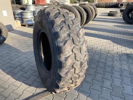  Opona przemysłowa wysokiej wydajności MITAS EM   Bieżnika