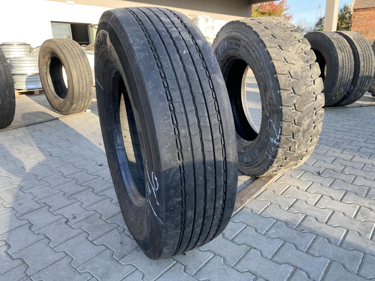 295/80R22.5 MICHELIN X COACH Z / 7-9mm MICHELIN X COACH Z