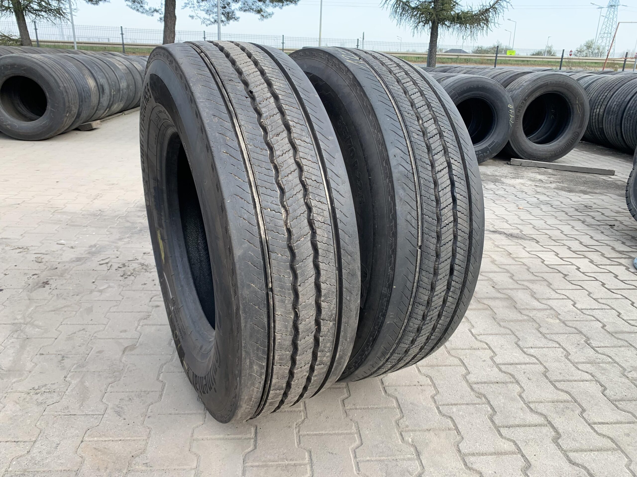 315/70R22.5 CONTINENTAL CONTI HYBRID HS5 / 12-13mm CONTINENTAL CONTI HYBRID HS