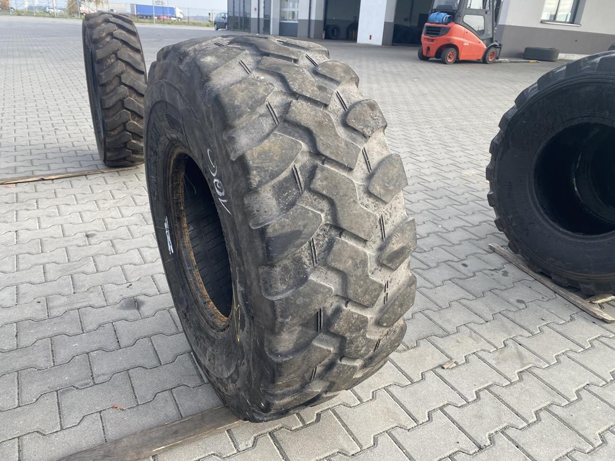 Opona przemysłowa do ładowarek 405/70R18, 16/70R18 SAMSON GLR15-M2 / 10-11mm Opona przemysłowa do ładowarek SAMSON GLRM