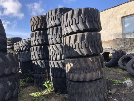  Opona przemysłowa  x BKT WIDE WALL   bieżnika