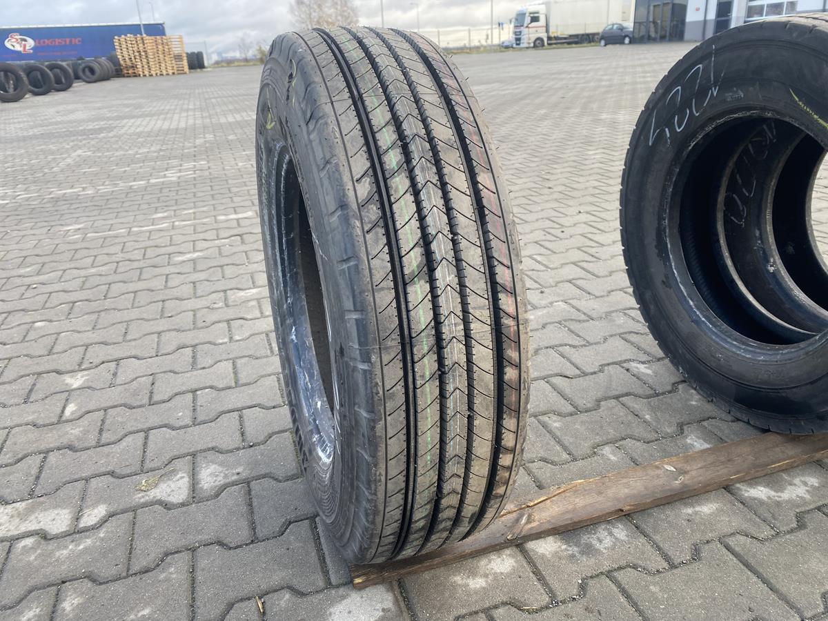 Używane opony do ciężarówek 215/75R17.5 BRIDGESTONE R227 / 100% Bieżnika Używane opony do ciężarówek 215/75R17.5 BRIDGESTONE R227 / 100% Bieżnika