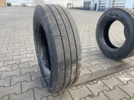 Używane opony do ciężarówek 215/75R17.5 DUNLOP SP246 / 6-7mm