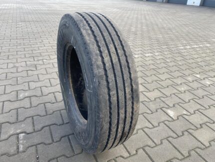 Używane opony do ciężarówek 215/75R17.5 PIRELLI FR85 AMARANTO / 8-9mm