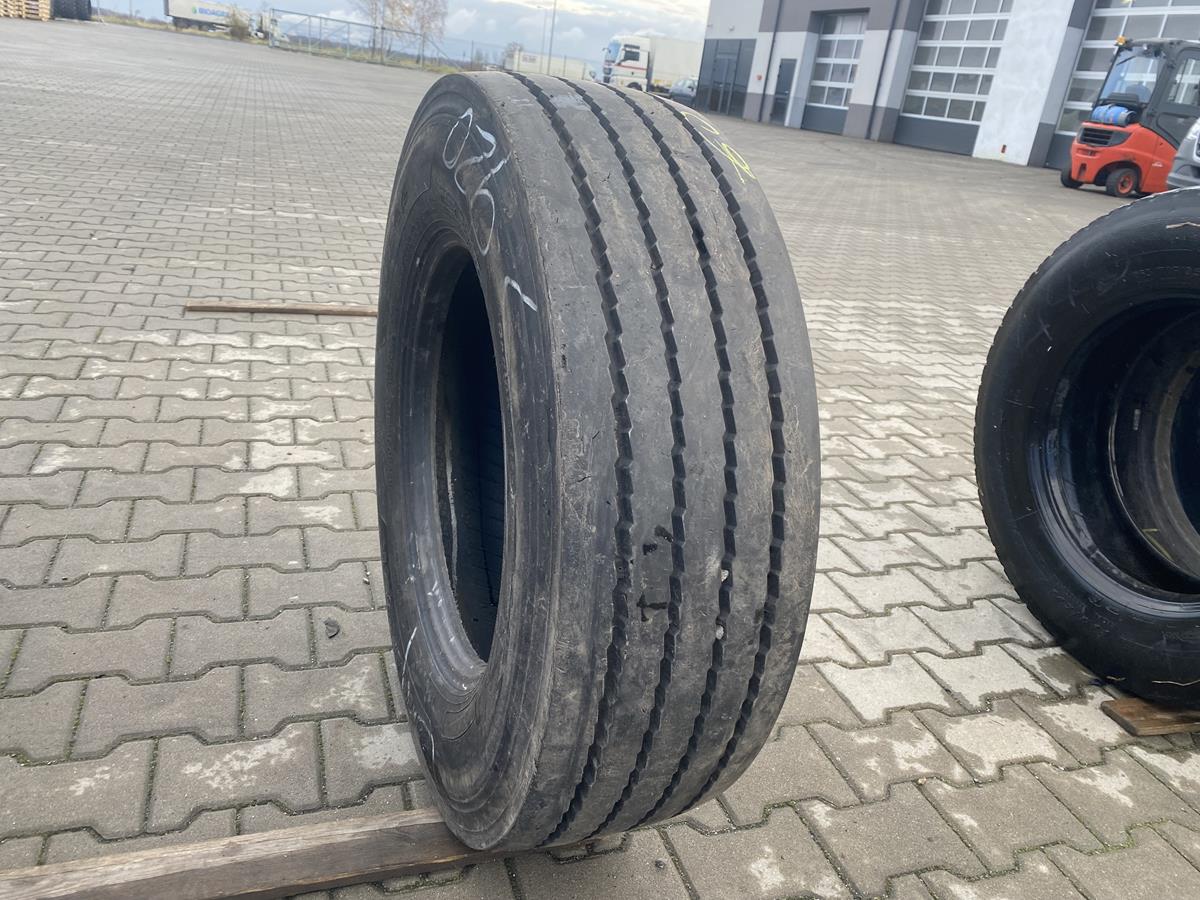 Używane opony do ciężarówek 265/70R19.5 HANKOOK TH22 / 10-12mm Używane opony do ciężarówek 265/70R19.5 HANKOOK TH22 / 10-12mm