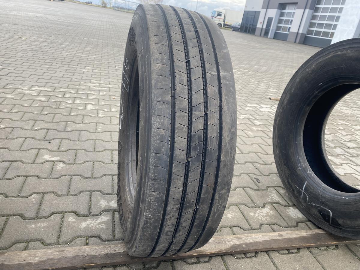 Używane opony do ciężarówek 265/70R19.5 FIRESTONE FS411 / 7-10mm Używane opony do ciężarówek 265/70R19.5 FIRESTONE FS411 / 7-10mm