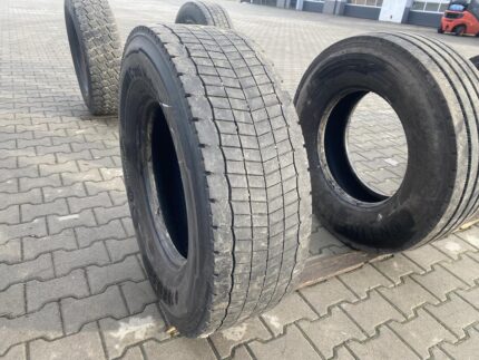Używane opony do ciężarówek 305/70R19.5 CONTINENTAL CONTI HYBRID HD3 / 6-8mm