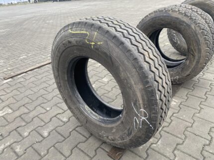 Używane opony do ciężarówek 10R17.5 PIRELLI FR12 / 12-13mm