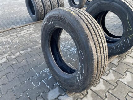 Używane opony do ciężarówek 215/75R17.5 BFGOODRICH ROUTE CONTROL S / 9-10mm