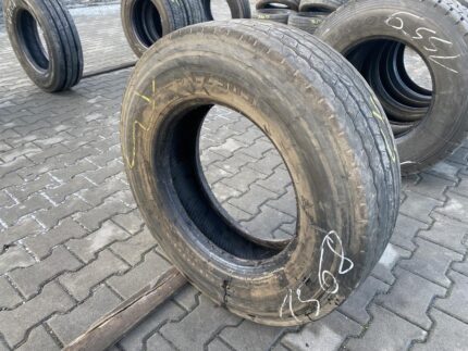 Używane opony do ciężarówek 235/75R17.5 STARMAXX LZ305 / 8-9mm