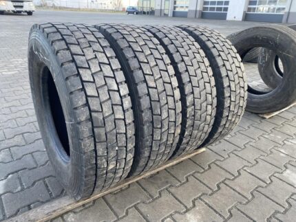 Używane opony do ciężarówek 235/75R17.5 HANKOOK DH05 / 10-12mm
