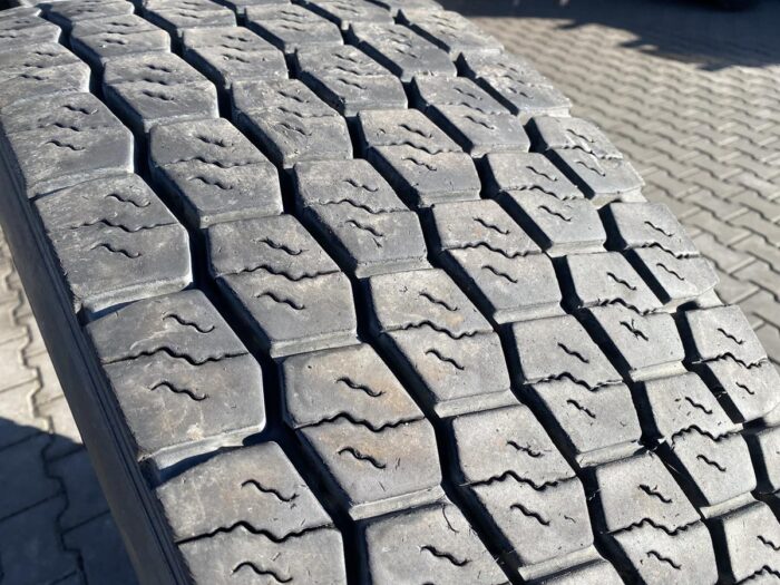 Używane opony do ciężarówek 315/80R22.5 BERLINER B225 / 11-12mm