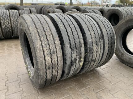 Używane opony do ciężarówek 235/75R17.5 MICHELIN XTE2+ / 9-11mm