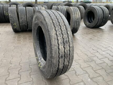 Używane opony do ciężarówek 235/75R17.5 MICHELIN XTE2+ / 9-11mm