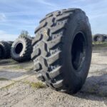  Opona do maszyn budowlanych MAXAM MS  Bieżnika