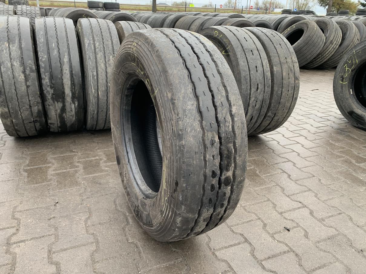 Używane opony do ciężarówek 245/70R17.5 GOODYEAR KMAX T / 6-8mm Używane opony do ciężarówek 245/70R17.5 GOODYEAR KMAX T / 6-8mm