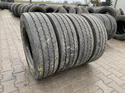 Używane opony do ciężarówek 245/70R17.5 PIRELLI ST:01 / 7-9mm
