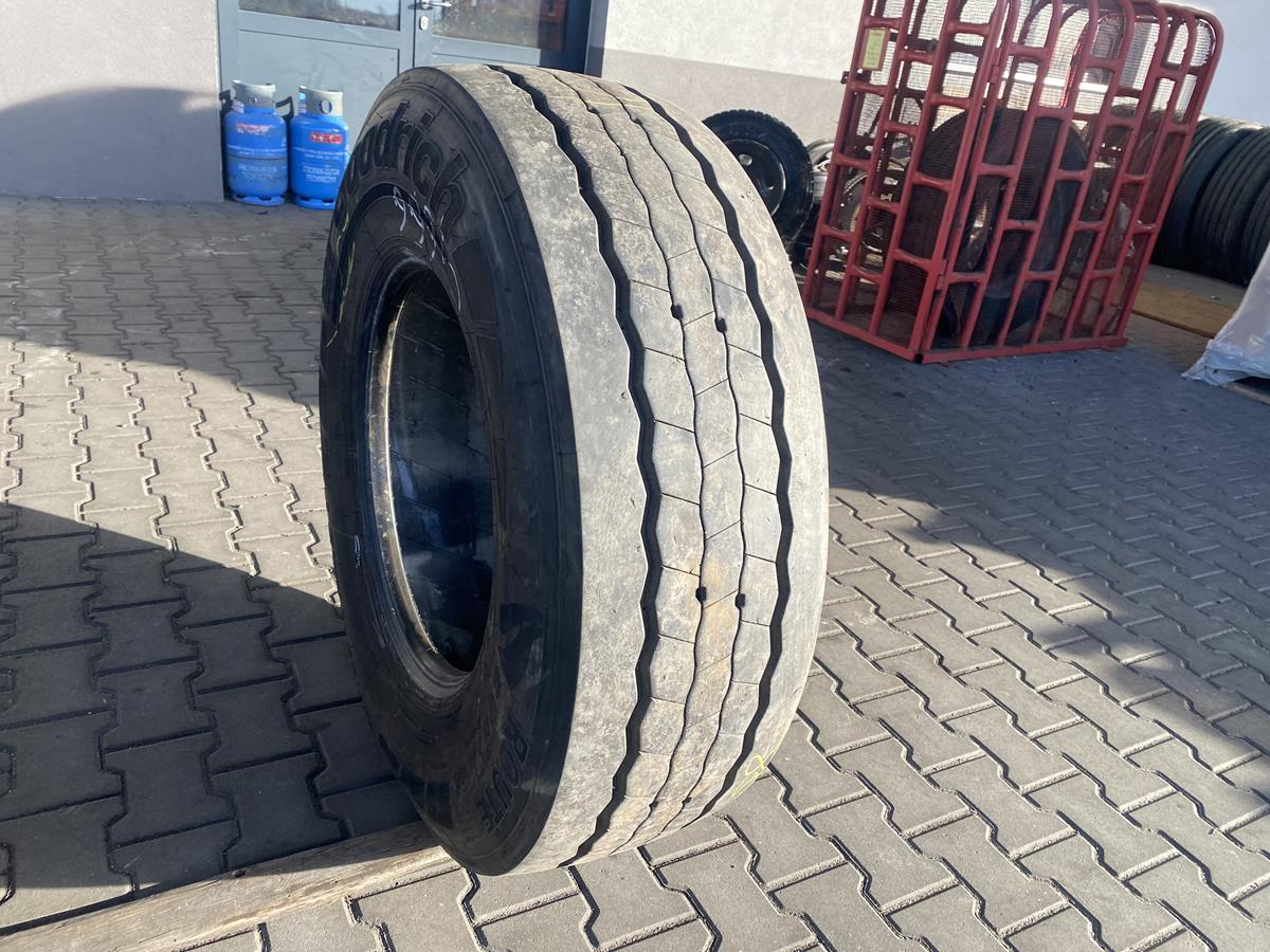 Używane opony do ciężarówek 385/65R22.5 BFGOODRICH ROUTE CONTROL T / 13mm Używane opony do ciężarówek 385/65R22.5 BFGOODRICH ROUTE CONTROL T / 13mm