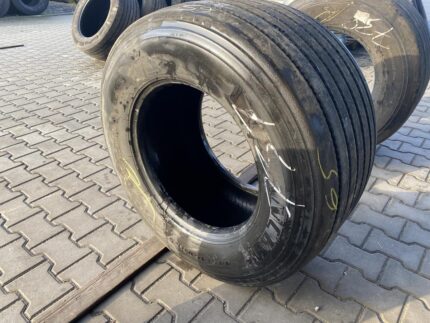 Używane opony do ciężarówek 445/45R19.5 ADVANCE GL251T / 8-9mm