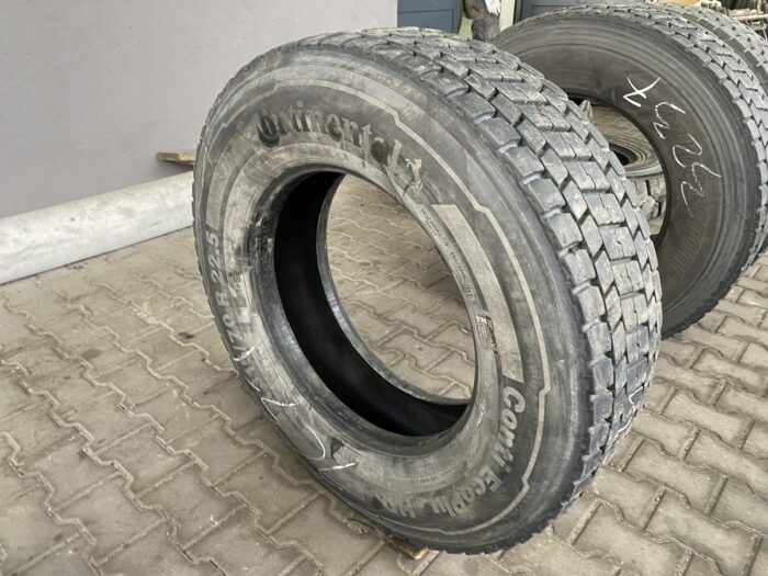 Używane opony do ciężarówek 315/70R22.5 BIEŻNIKOWANA TYP BRIDGESTONE M729 / 12-13mm