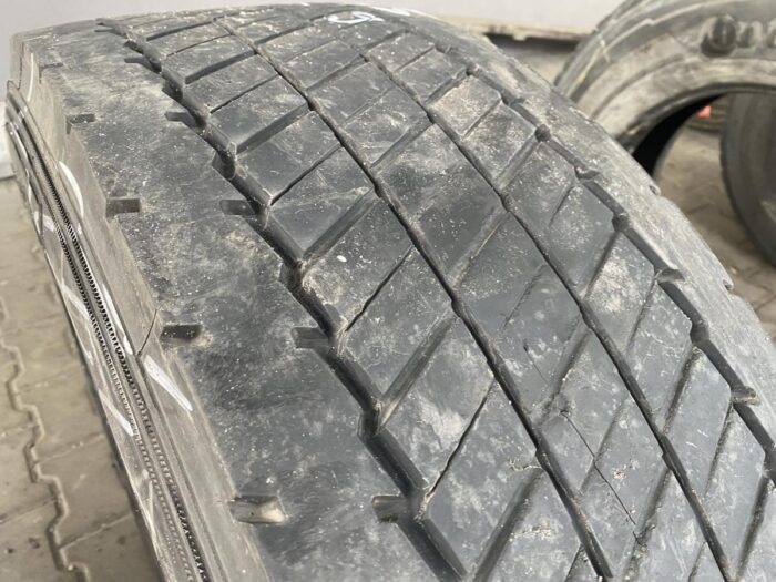 Używane opony do ciężarówek 315/70R22.5 BARUM BD200 ROAD / 7-9mm