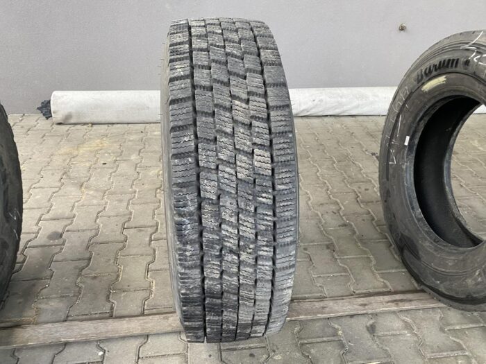 Używane opony do ciężarówek 315/70R22.5 NOKIAN HAKKAPELIITTA TRUCK D / 18mm