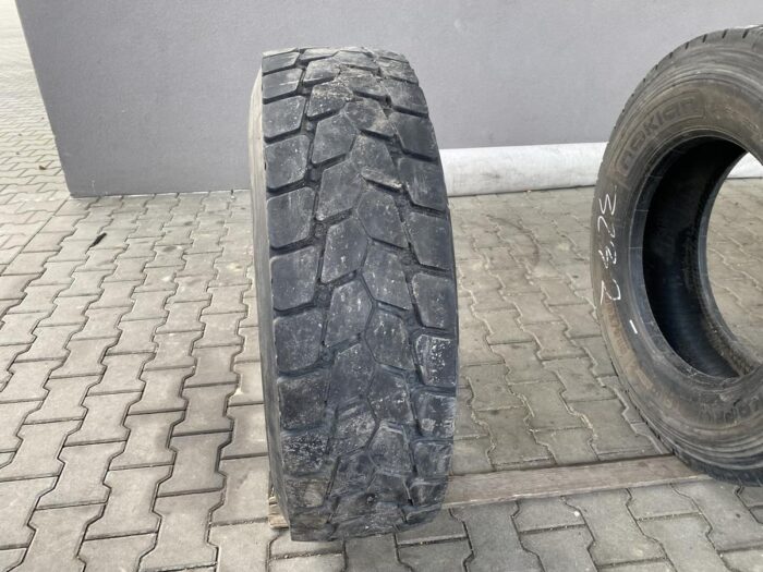 Używane opony do ciężarówek 315/70R22.5 BIEŻNIKOWANA TYP PIRELLI TG:01 / 12-13mm