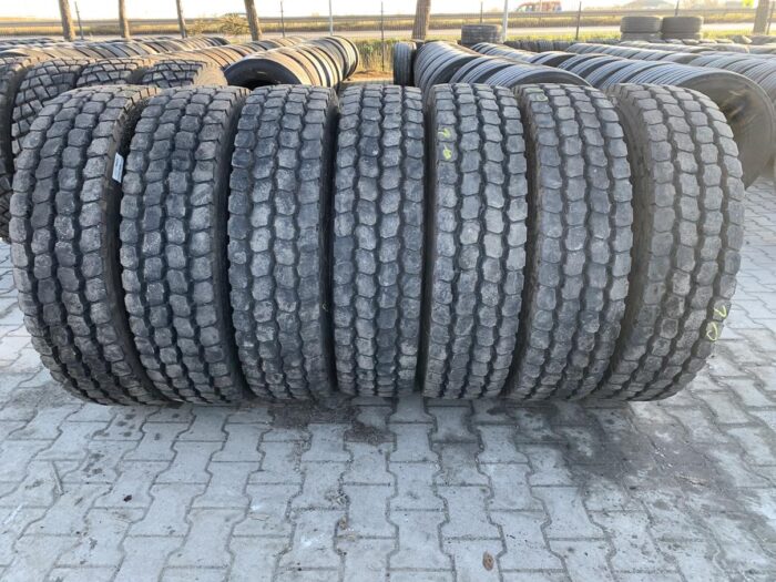 Używane opony do ciężarówek 12R22.5 CONTINENTAL HSC1 / 15-17mm