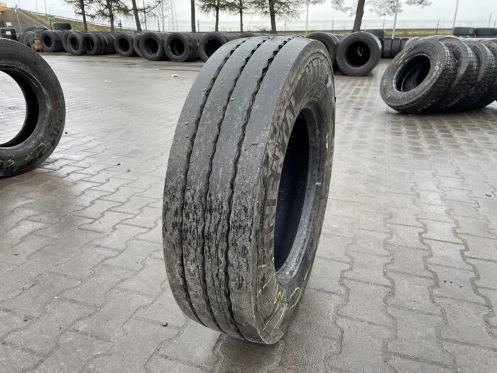 Używane opony do ciężarówek 215/75R17.5 CONTINENTAL HTL2 ECO-PLUS / 9mm
