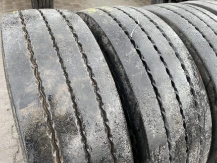 Używane opony do ciężarówek 235/75R17.5 CONTINENTAL HTR2 / 8-9mm