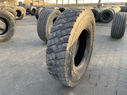 Używane opony do ciężarówek 13R22.5 SEMPERIT WORKER D2 / 10-14mm