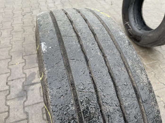 Używane opony do ciężarówek 265/70R19.5 CONTINENTAL CONTI HYBRID HT3 / 9-10mm