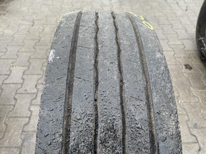 Używane opony do ciężarówek 265/70R19.5 CONTINENTAL CONTI HYBRID HT3 / 9-10mm