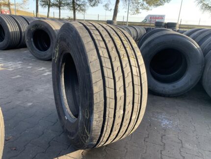 Używane opony do ciężarówek 435/50R19.5 GOODYEAR KMAX T GEN-2 / 11-12mm