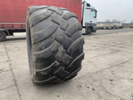 Opony do przyczepy rolniczej 750/45R26.5 BKT FL630 SUPER / 80% bieżnika