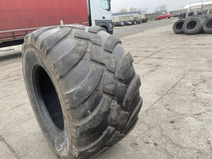 Opony do przyczepy rolniczej 750/45R26.5 BKT FL630 SUPER / 80% bieżnika