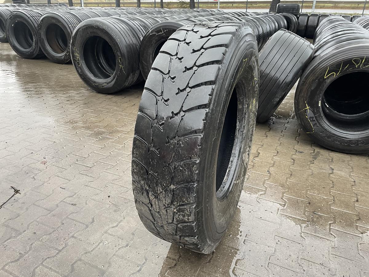 Używane opony do ciężarówek 315/80R22.5 BIEŻNIKOWANA TYP MICHELIN XDY3 / 7-11mm Używane opony do ciężarówek 315/80R22.5 BIEŻNIKOWANA TYP MICHELIN XDY3 / 7-11mm