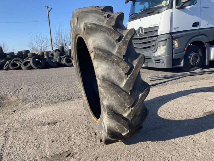 Opona rolnicza 12.4-32 MALHOTRA 8PR / 50% bieżnika