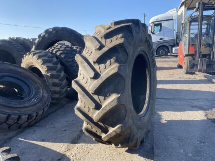 Opona rolnicza 420/85R24 16.9R24 BKT AGIMAX RT855 / 70/80% bieżnika